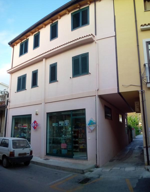 Appartamenti Vacanze Mareemare Capo d'Orlando Bagian luar foto